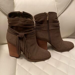 Jessica Simpson boots